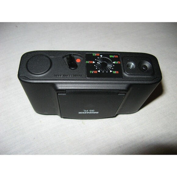 Minox PL Film Camera 35 mm. F2.8 Flash w Box & Documents Made In Germany - Picture 4 of 6